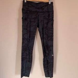 Lululemon camo leggings, size 6